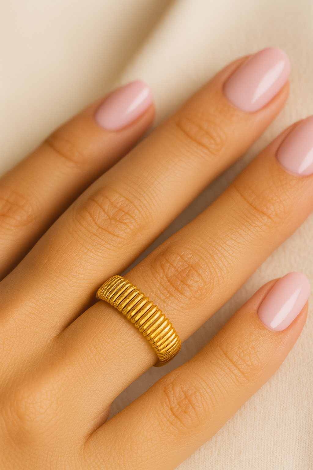 Aurora twist ring